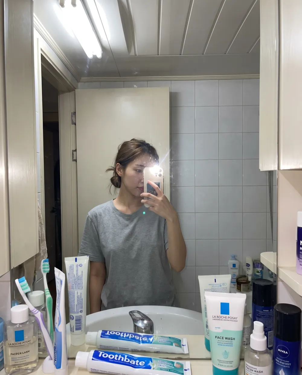 The bathroom mirror selfie — before